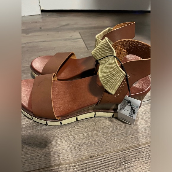 Maurices Sandals - Picture 2 of 6